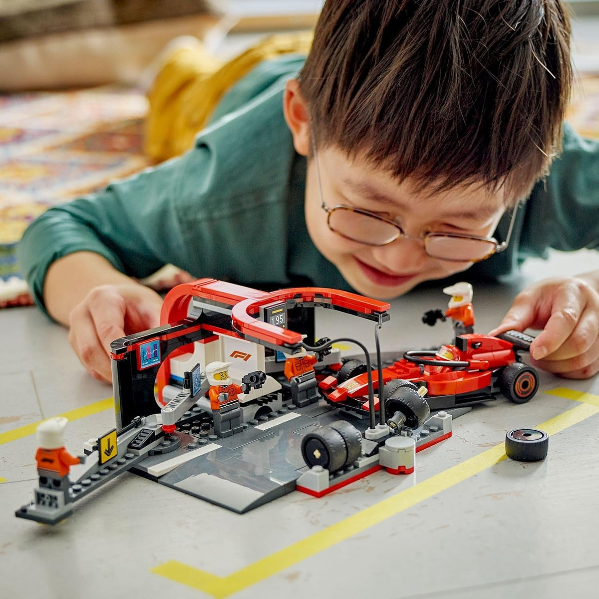 City F1 Pit Stop & Pit Crew with Ferrari Car Toy - Formula 1 Set Incl. a Driver Minifigure, 4 Mechanics, Spare Tyres & Wheel Guns - Building Toys for 6+ Year Old Boys & Girls - 60443