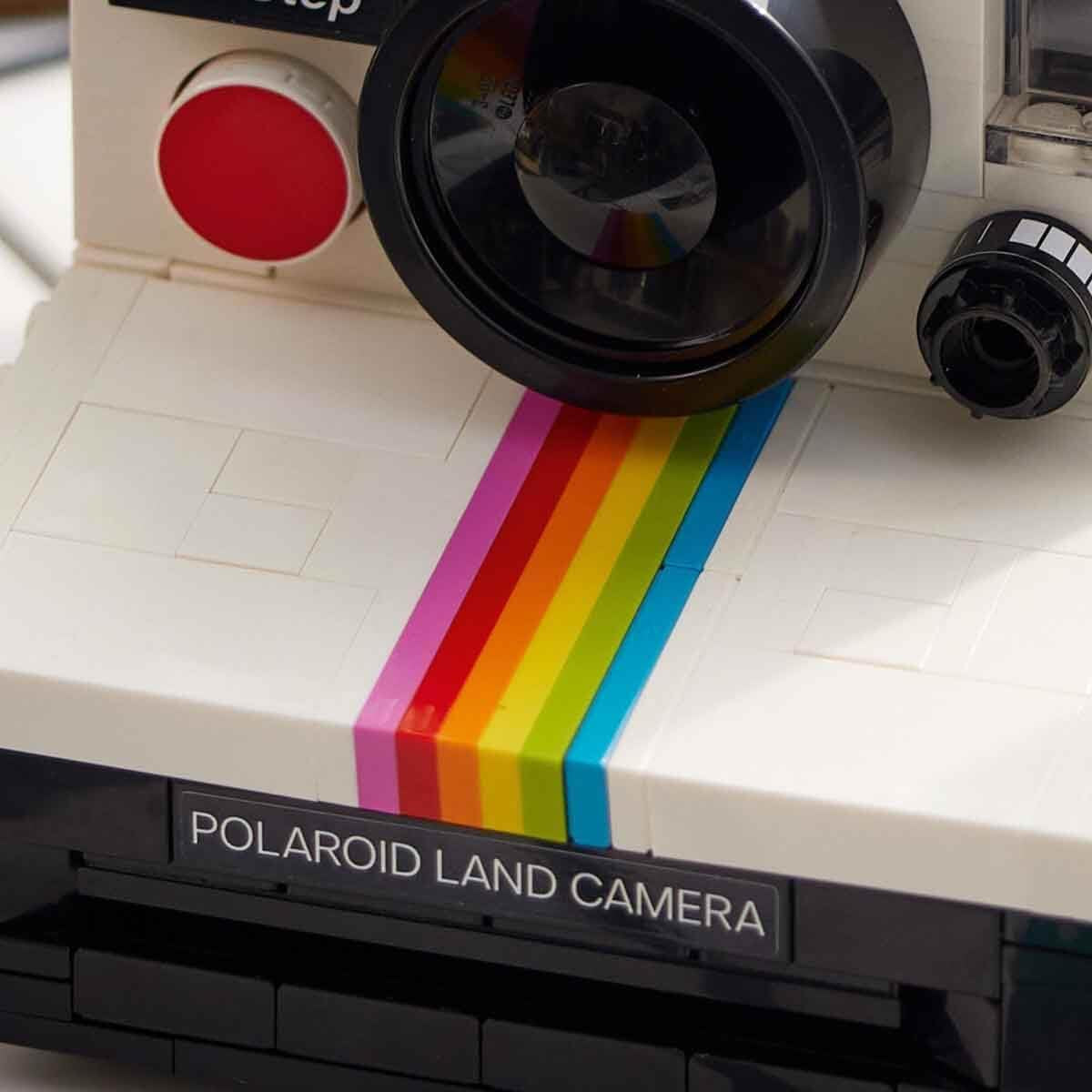 Ideas Polaroid Onestep SX-70 Camera Set for Adults, Collectible Vintage Model Kit to Build with Authentic Details, Creative Activity, Photography Gifts for Men, Women, Him, Her & Teens 21345