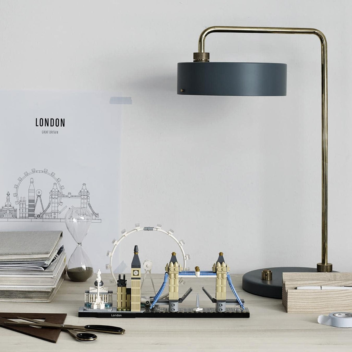 Architecture Skyline Model Building Set, Model Kit Featuring London Eye, Big Ben, Tower Bridge, Office Home Décor, Collectible Gift Idea for Men, Women and Teens 21034