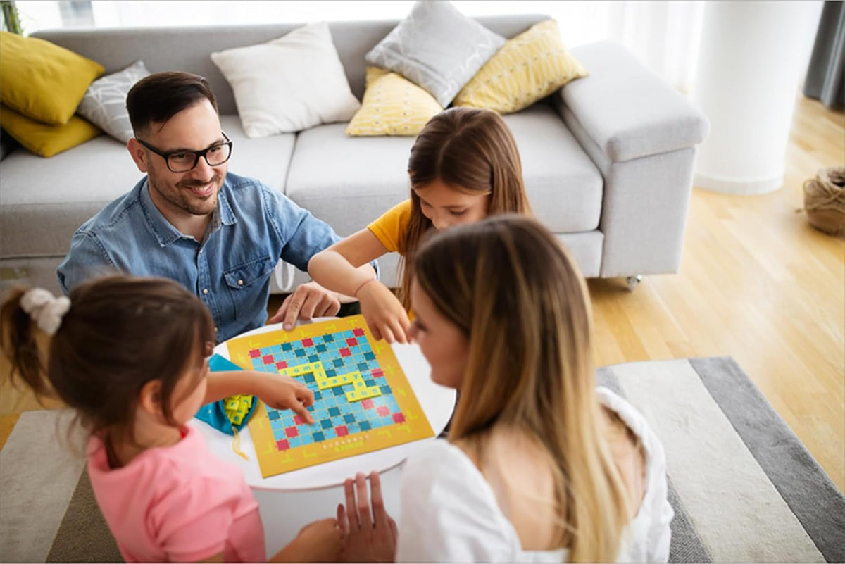 Scrabble Junior, Kids Crossword Board Game, English Version, Family Board Game for Kids, Word Game for Kids, 2 to 4 Players, Ages 6 to 10, English Version, Y9667