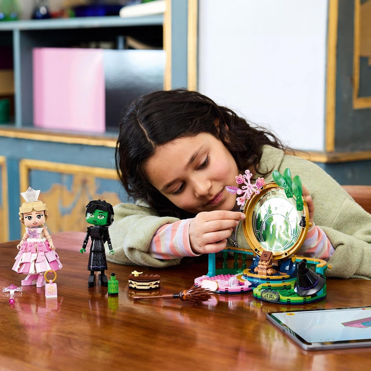 Wicked Elphaba & Glinda Figures, Building Toy Set for 10 plus Year Old Girls and Boys, with Buildable Characters and a Broom, Wizard of Oz-Themed Gift for Kids and Fans of the Movie 75682