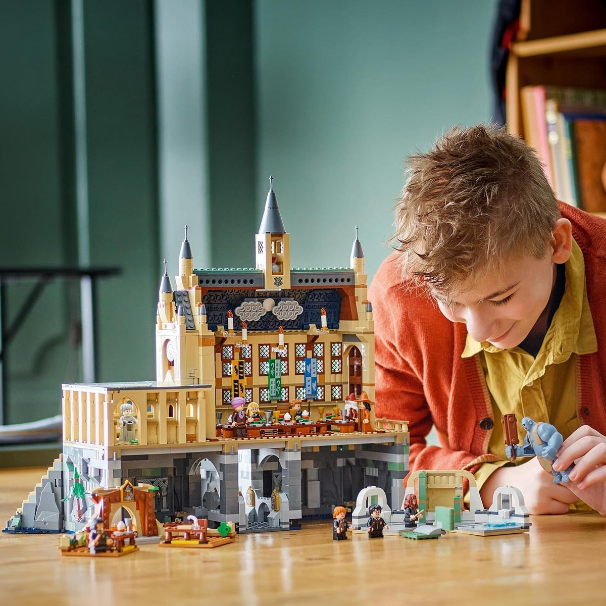 Harry Potter Hogwarts Castle: the Great Hall Set, Collectible Toy Playset for Kids, Boys & Girls, with 11 Minifigures Incl. Hermione Granger and Ron Weasley, Wizarding World Gift for Fans 76435