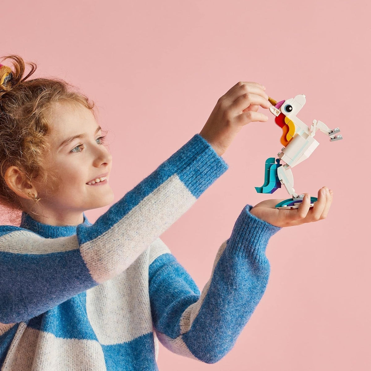 31140 Creator 3 in 1 Magical Unicorn Toy to Seahorse to Peacock, Rainbow Animal Figures, Unicorn Gift for Girls and Boys, Buildable Toys
