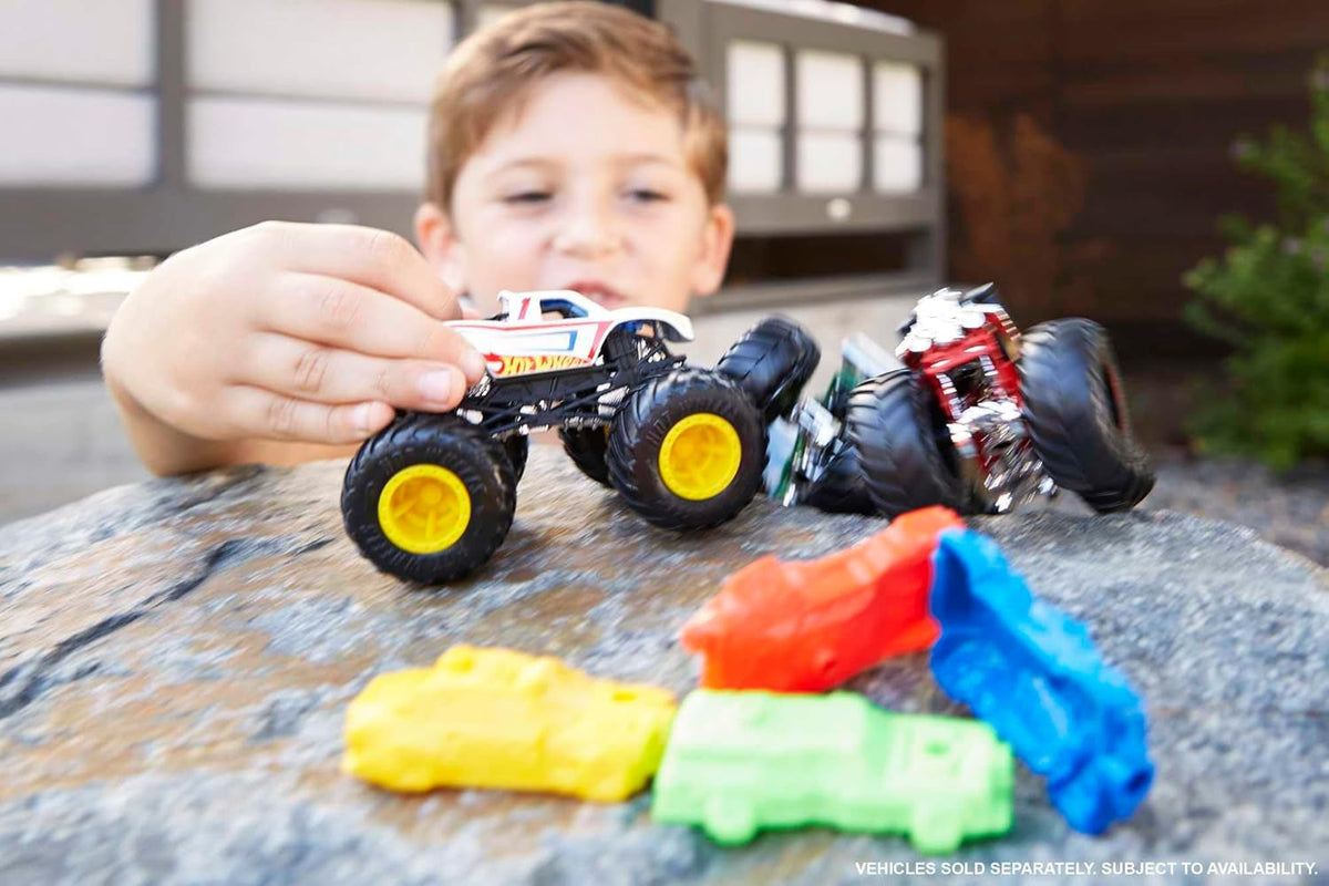 Monster Trucks Set, 1 Toy Truck in 1:64 Scale & 1 Crushable Car, Vehicle Play for Kids & Collectors (Styles May Vary), FYJ44