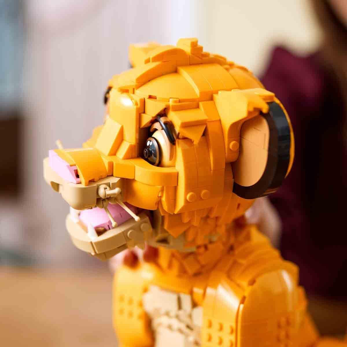 ǀ Disney Young Simba the Lion King, Collectible Animal Figure Building Set, Model Kit for Adults to Build, Home or Office Décor, Nostalgic Gift Idea for Women, Men, Her, Him and Fans 43247